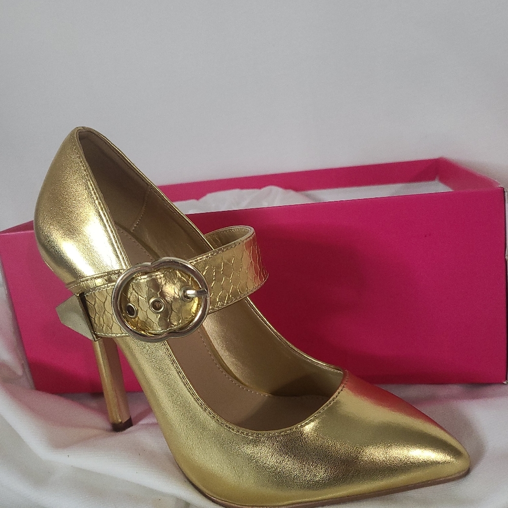 Shoedazzle, size 6, Gold Pump